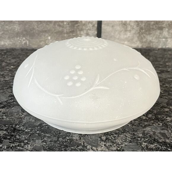 Vtg Frosted Floral Grapes Glass Round Lamp Shade Globe Replacement 5 3/4” Fitter - Picture 3 of 6